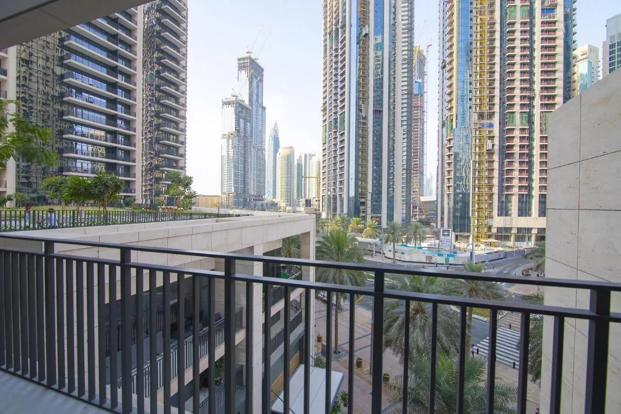 Elegant Apt With Balcony Minutes From Burj Khalifa Dubai Appartement